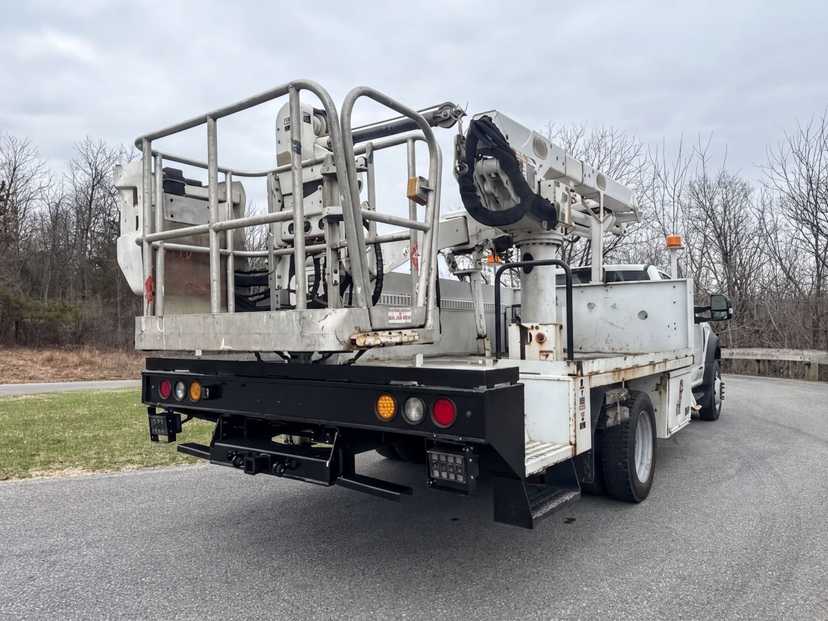 2017 Ford F550 Bucket Truck w/ Altec AT48S Boom (53 ft) — photo 5