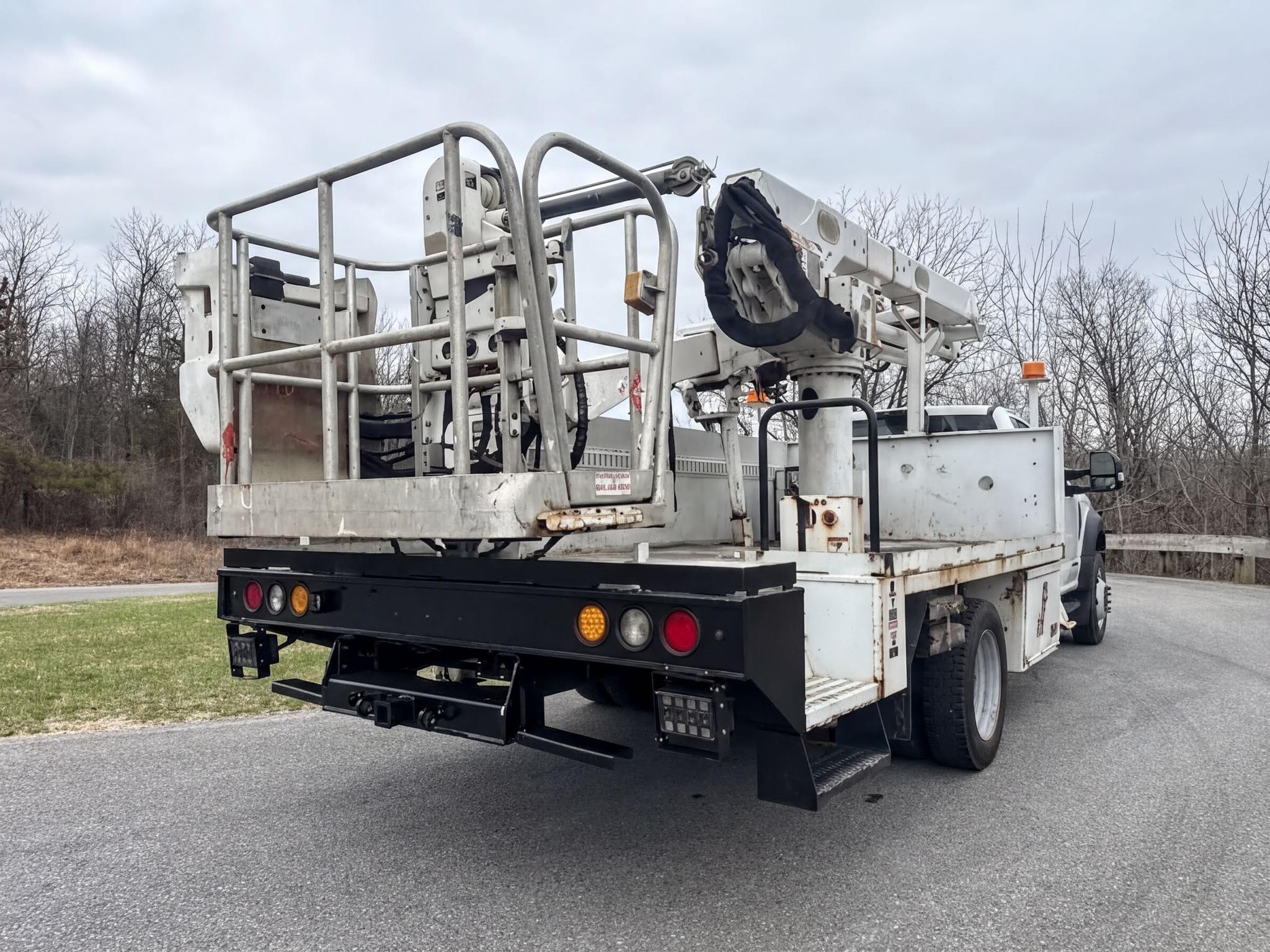 2017 Ford F550 Bucket Truck w/ Altec AT48S Boom (53 ft) - image 5