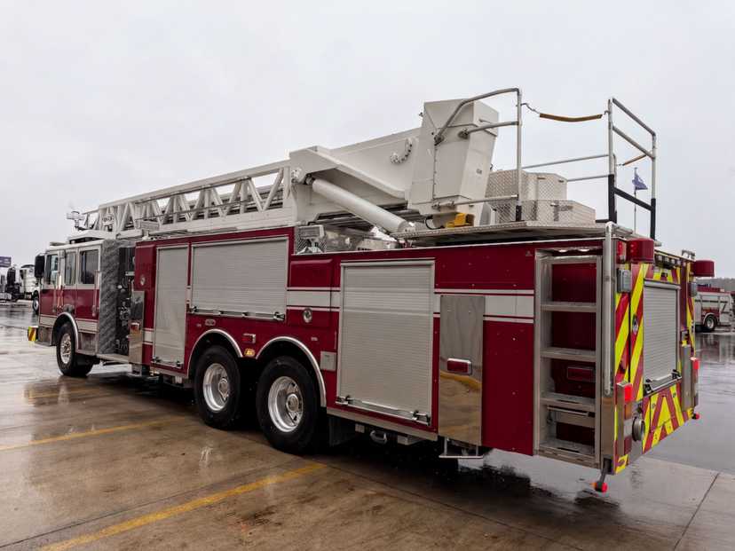 2018 KME PREDATOR 109' Aerial — photo 3