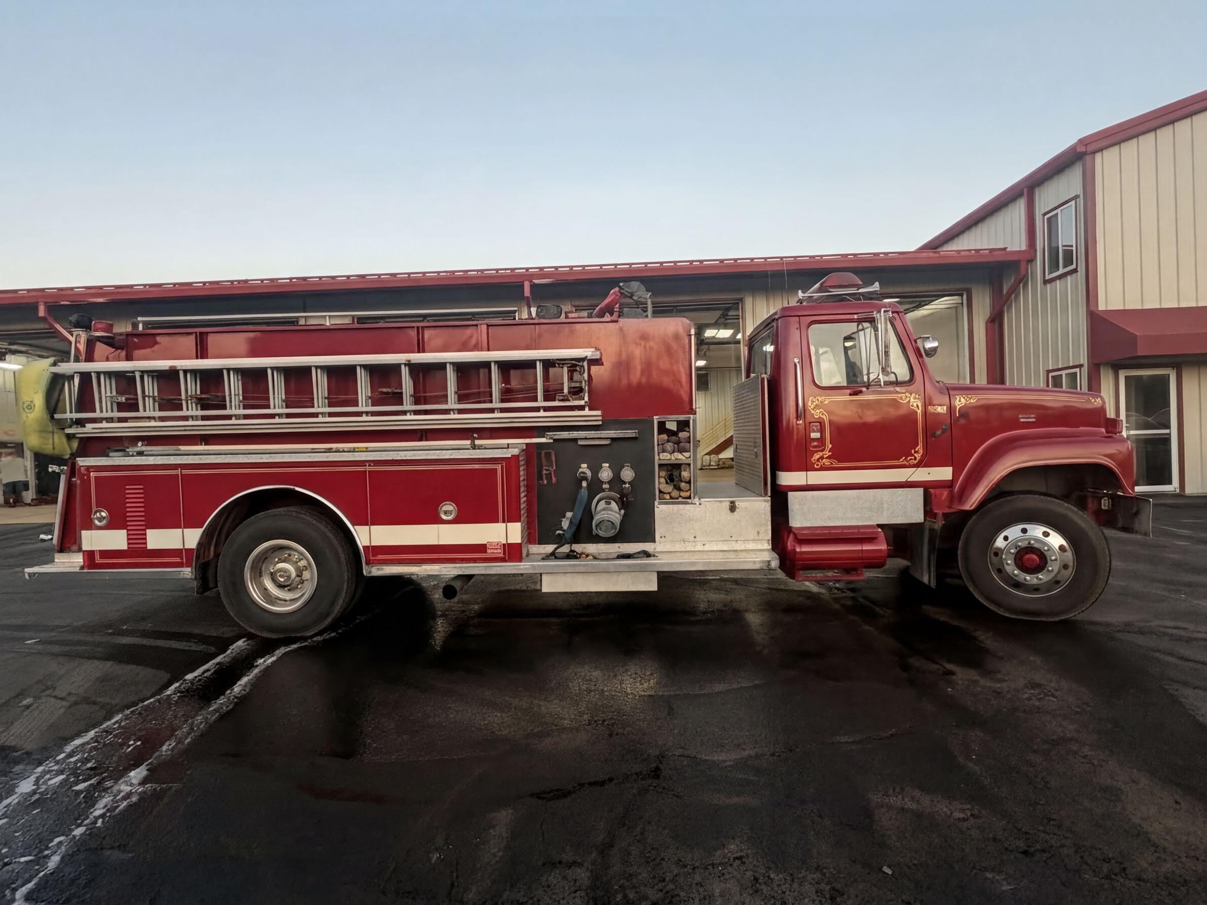 1988 International Pumper - image 1