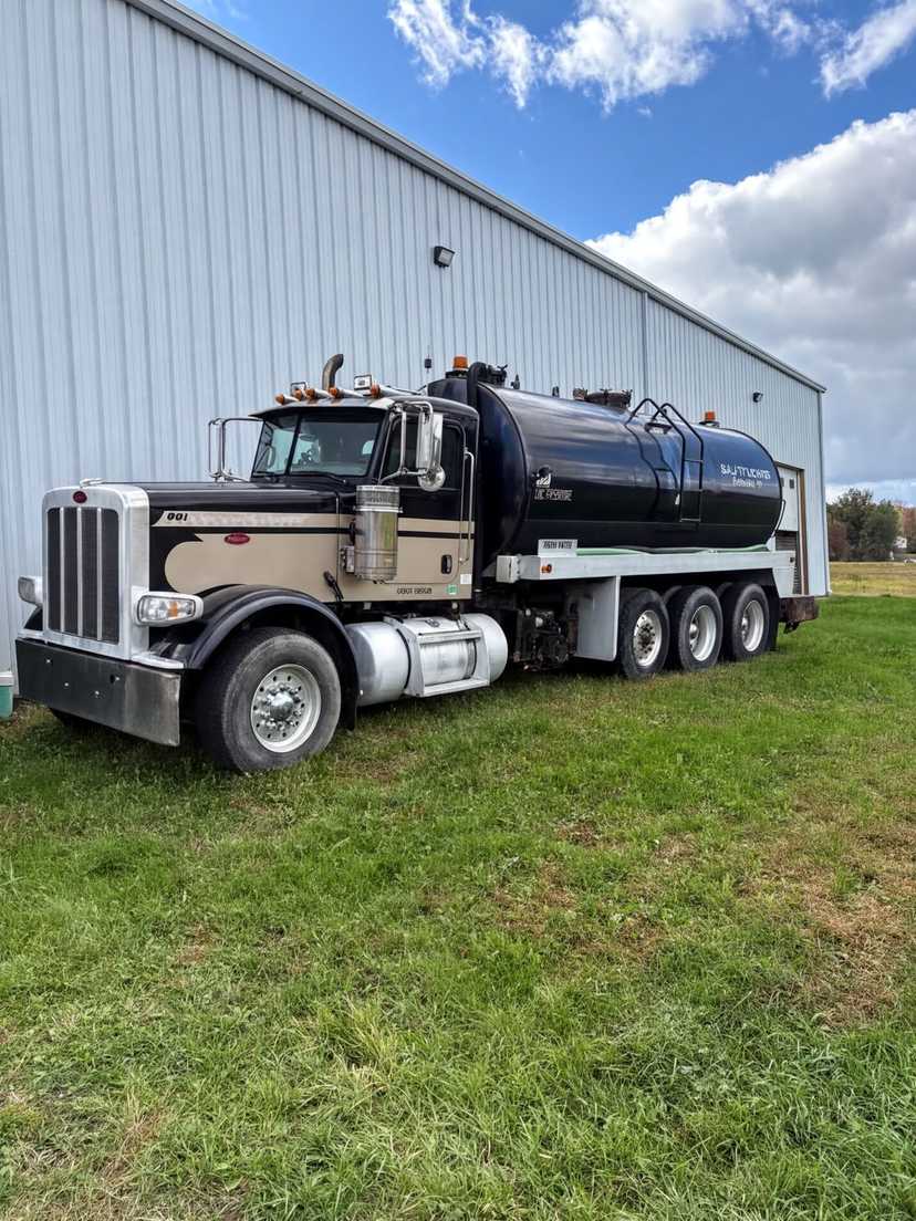 2012 Peterbilt 388 Septic — photo 4