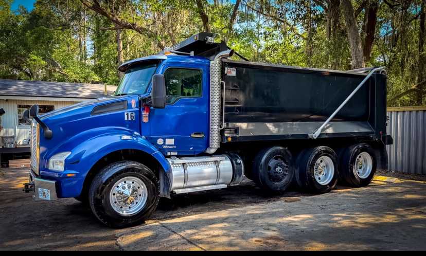 2016 Kenworth T880 Dump Truck