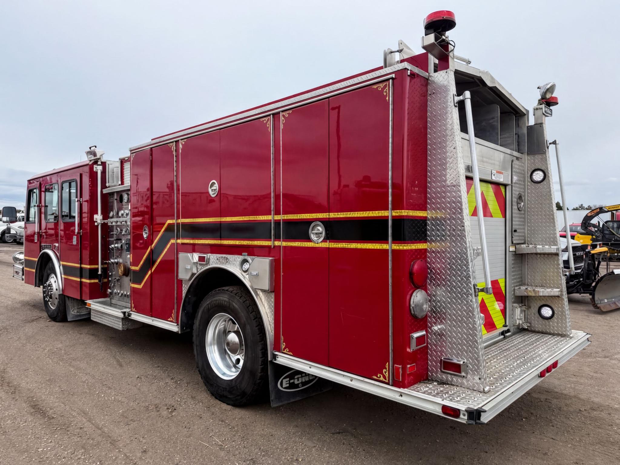 2005 E-One Pumper - image 5