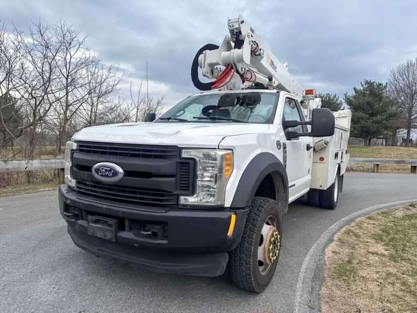 2017 Ford F550 Bucket Truck w/ Altec AT37G Boom (42 ft) — photo 3