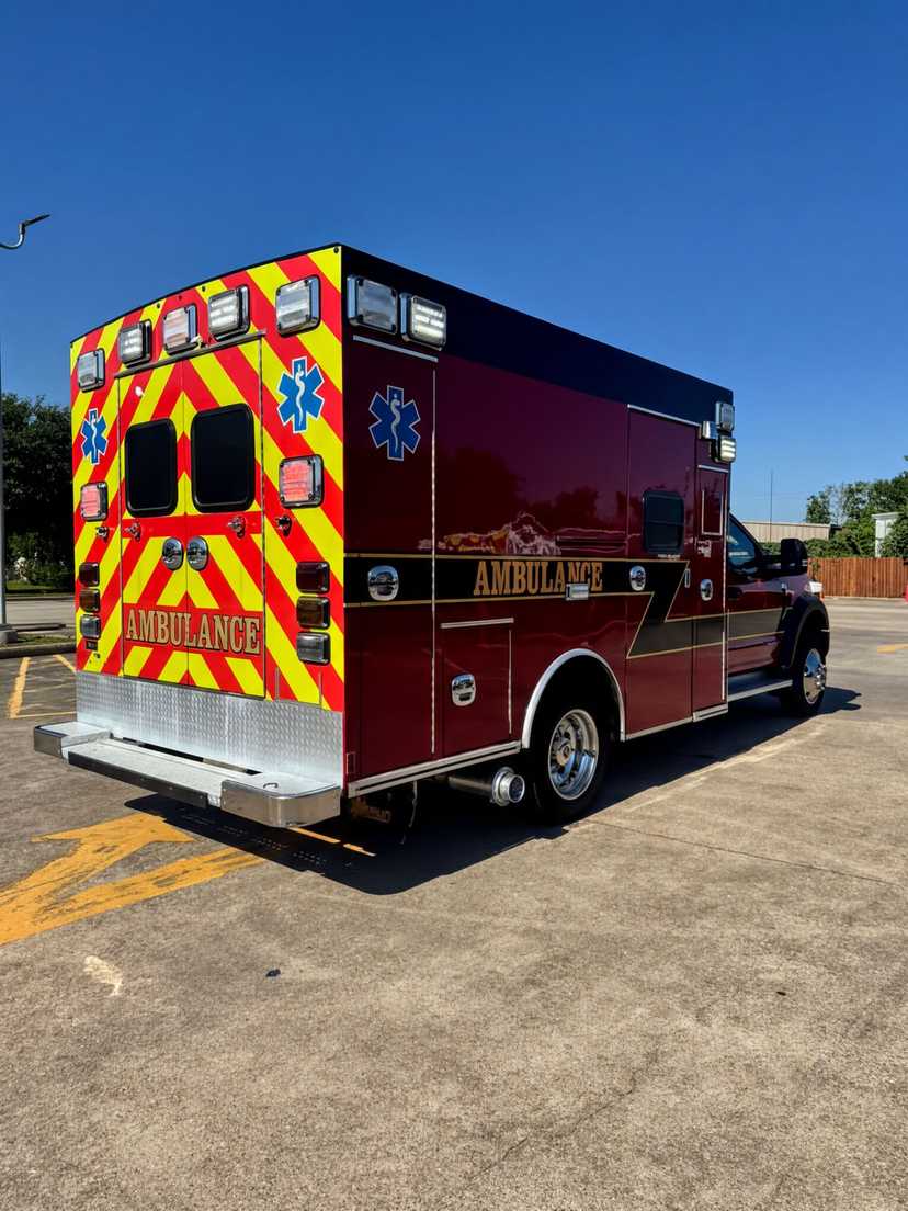 2019 Braun Ford Type I Ambulance — photo 5