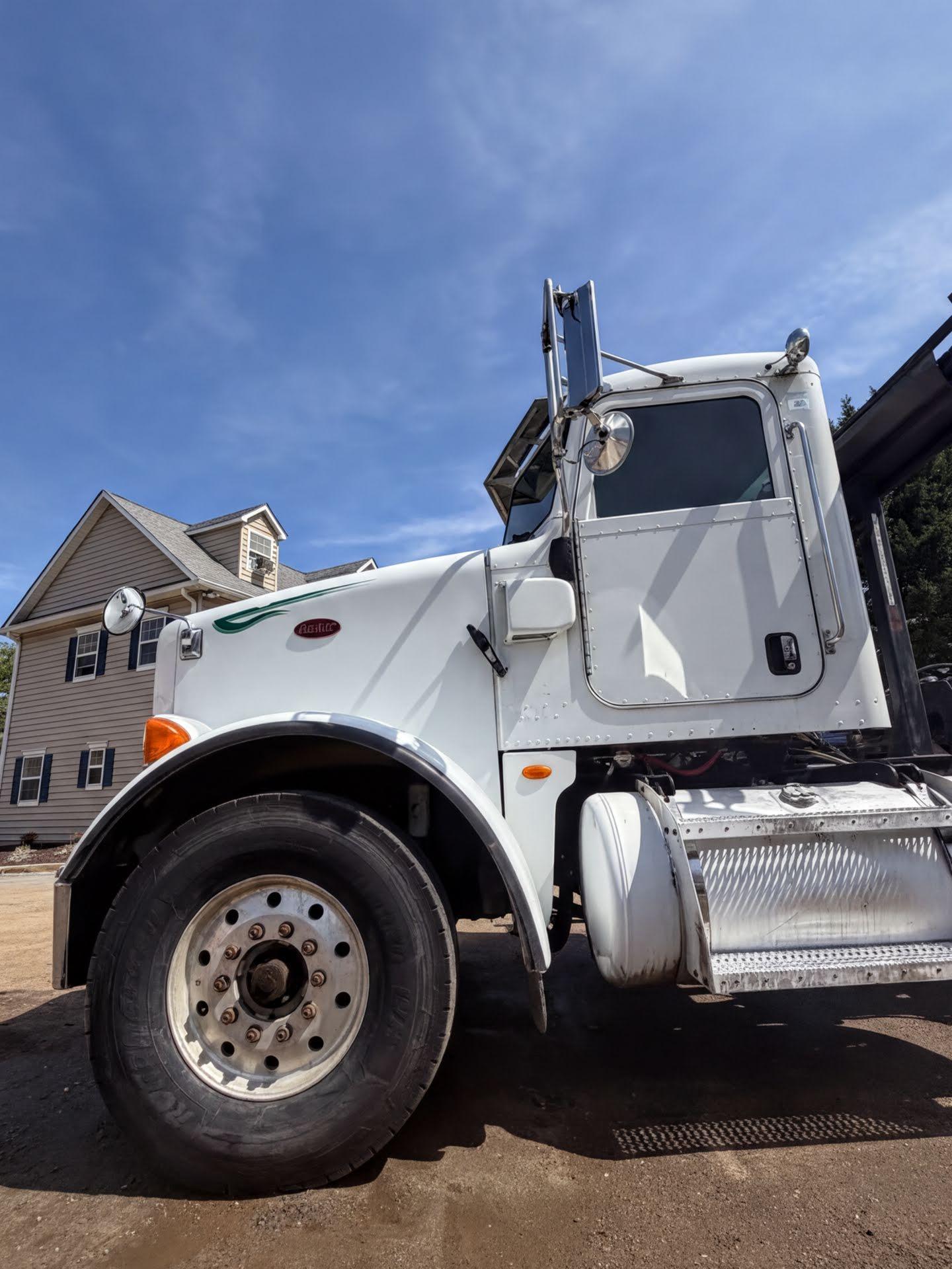 2008 Peterbilt Roll-Off - image 2