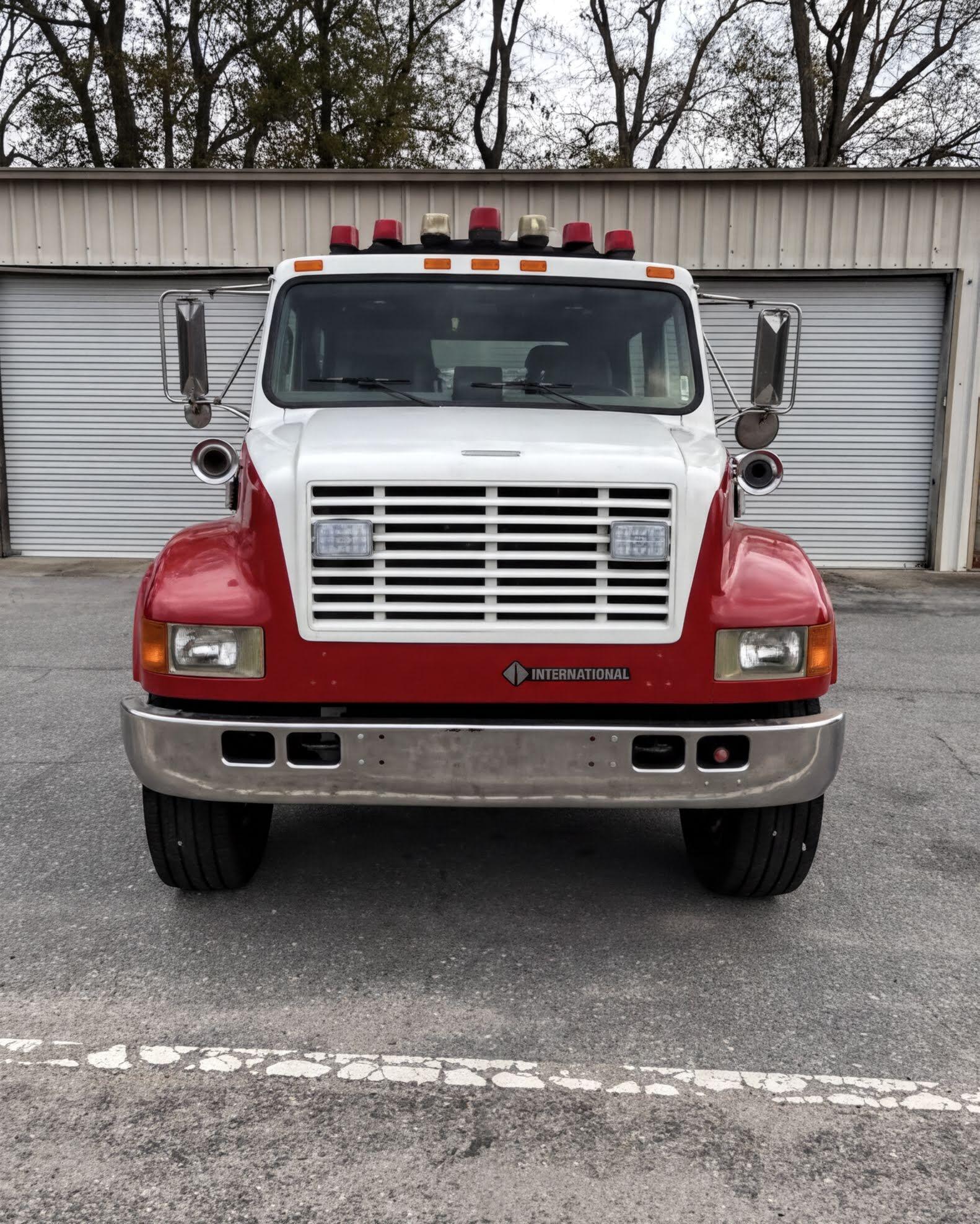 2002 E-One International Pumper - image 2