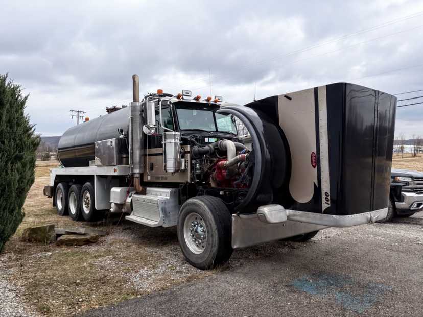 2012 Peterbilt 388 Septic — photo 3