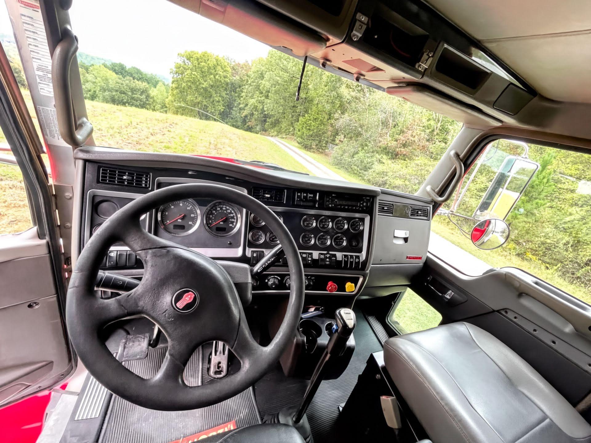 2014 Kenworth T880 Dump Truck - image 5