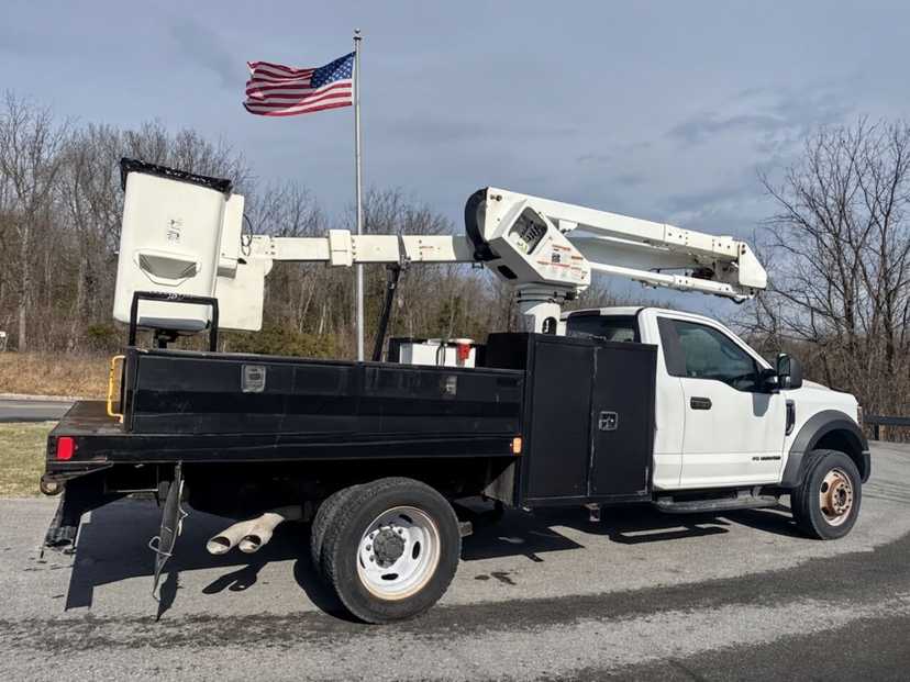 2019 Ford F550 4x4 Bucket Truck w/ Hi-Ranger LT40 Boom (45 ft) — photo 5