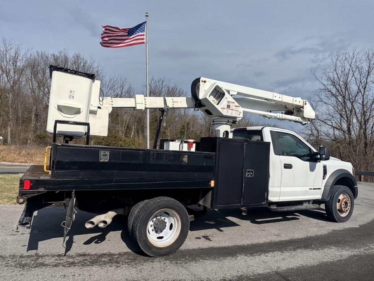 2019 Ford F550 4x4 Bucket Truck w/ Hi-Ranger LT40 Boom (45 ft) - image 5