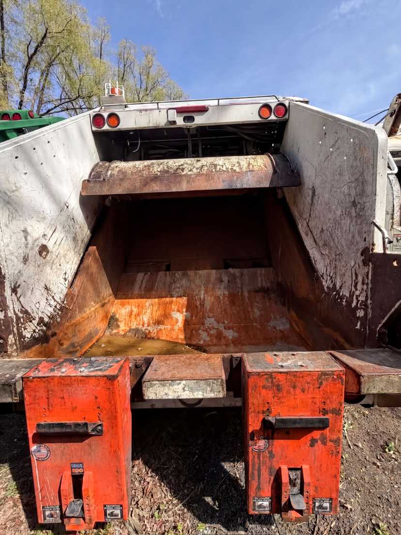 2020 Freightliner New Way Rear Loader — photo 5