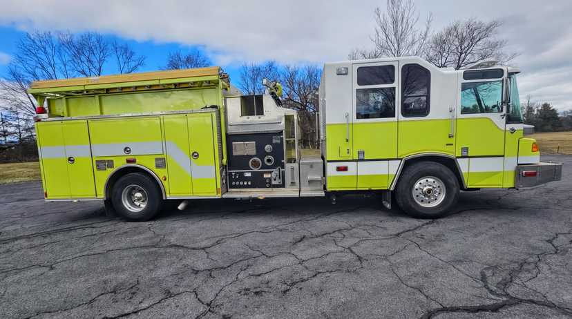 2004 Pierce Quantum Pumper