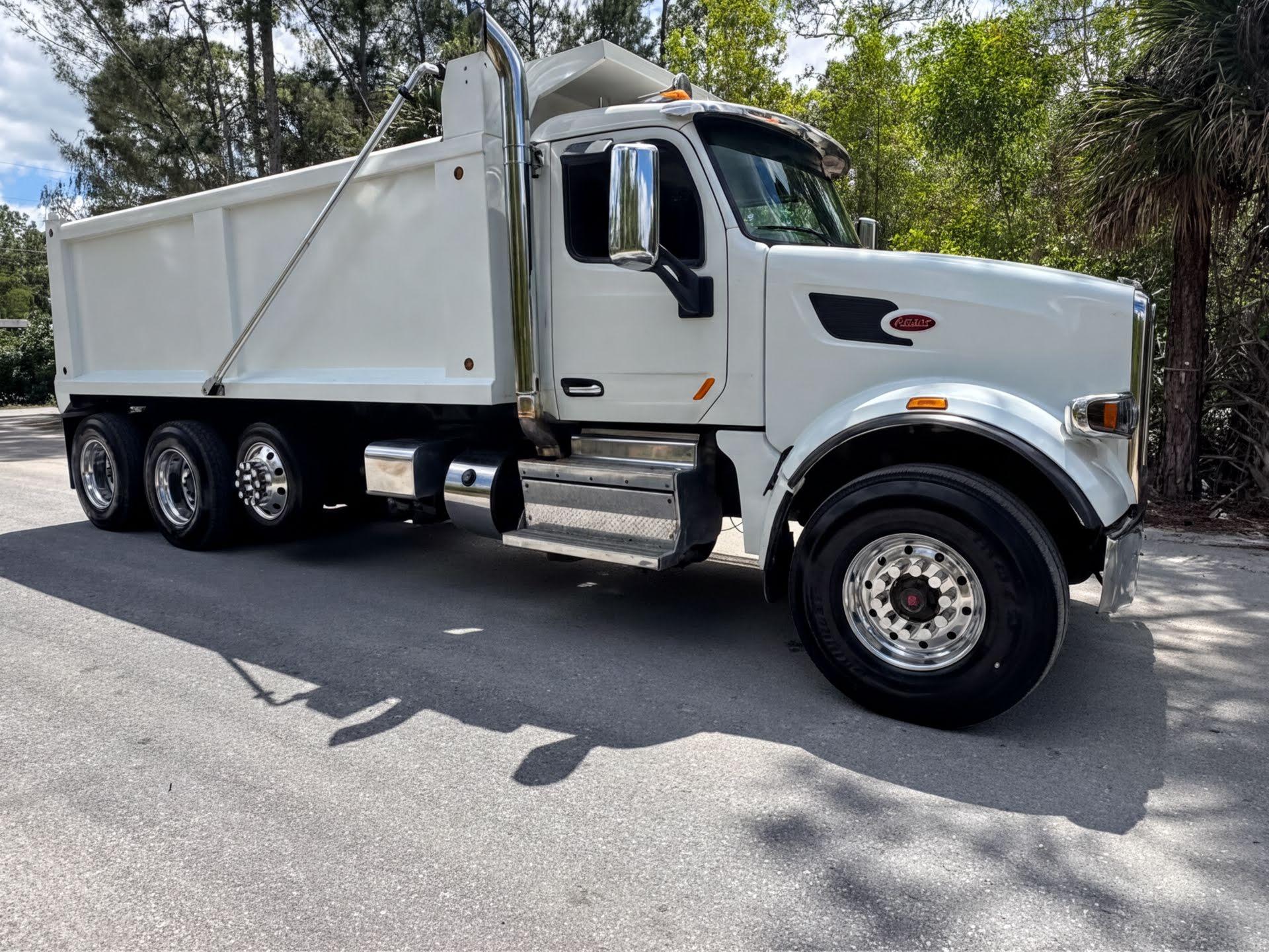 2019 Peterbilt 567 Dump Truck - image 1