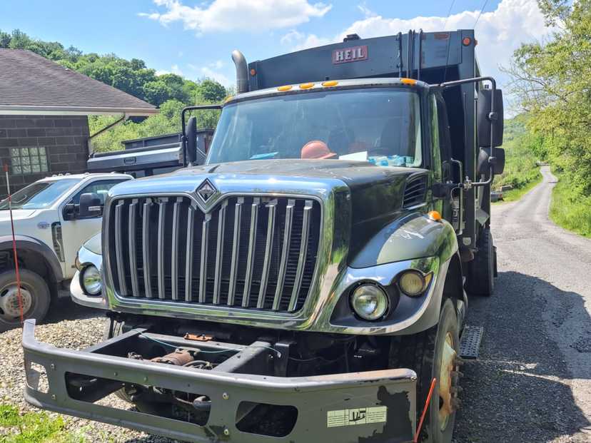 2009 International Heil Rear Loader