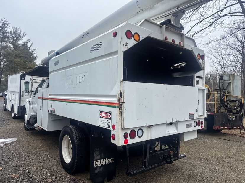2013 Ford F750 Bucket Truck w/ Altec LR756 Boom & Chipper Dump (61 ft) — photo 5