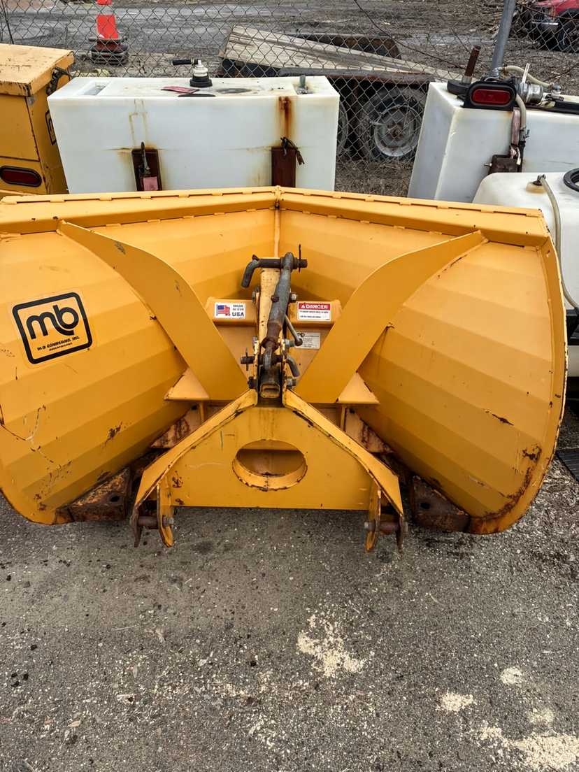 2012 MB Plow — photo 4
