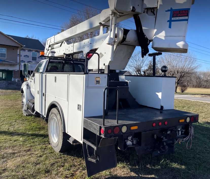 F750 HD Boom Truck — photo 2