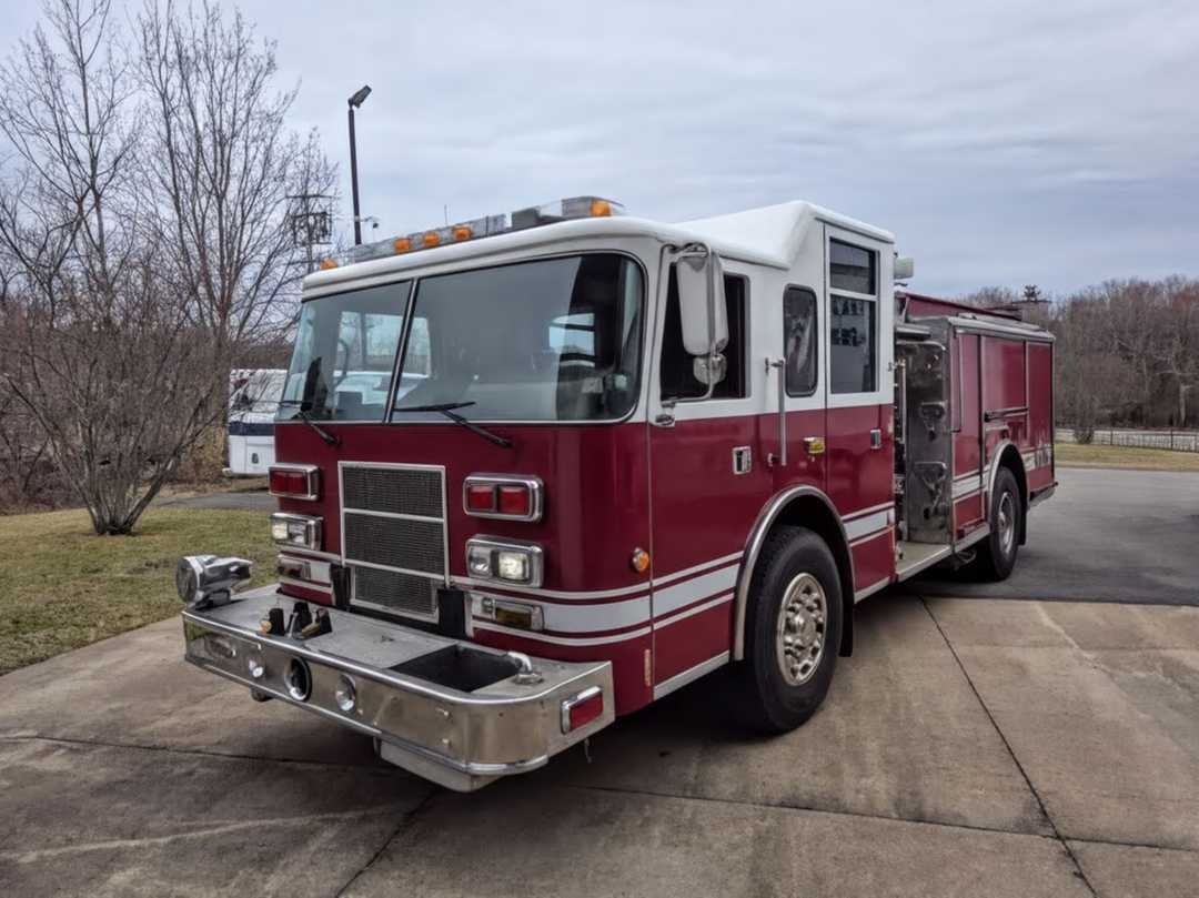 2001 Pierce Saber Pumper