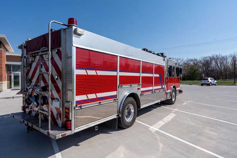 2005 Rosenbauer Spartan Rescue Pumper — photo 4