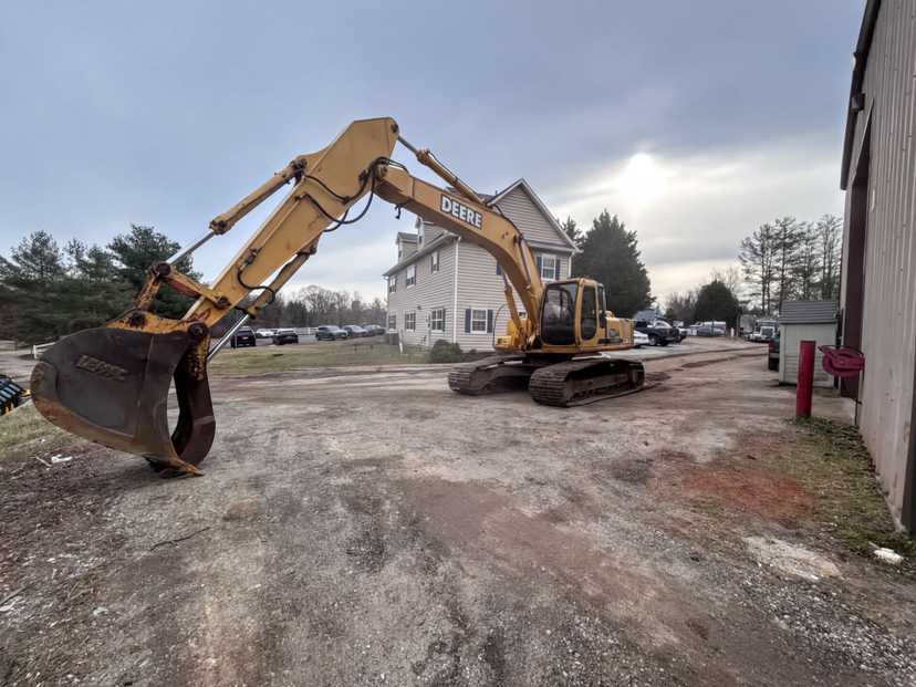 2001 John Deere 230LC Excavator — photo 4