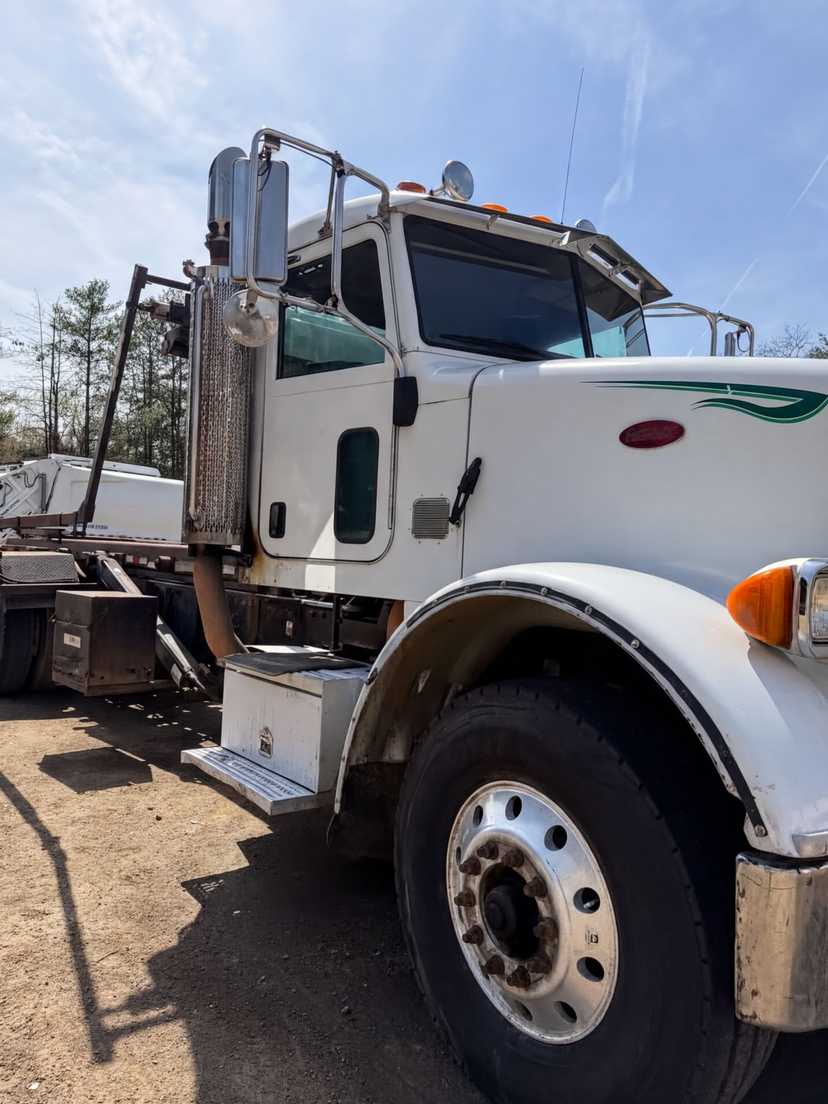 2008 Peterbilt Roll-Off — photo 3
