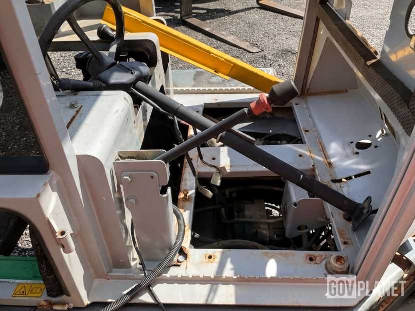 2014 4x4 Dump Truck — photo 4