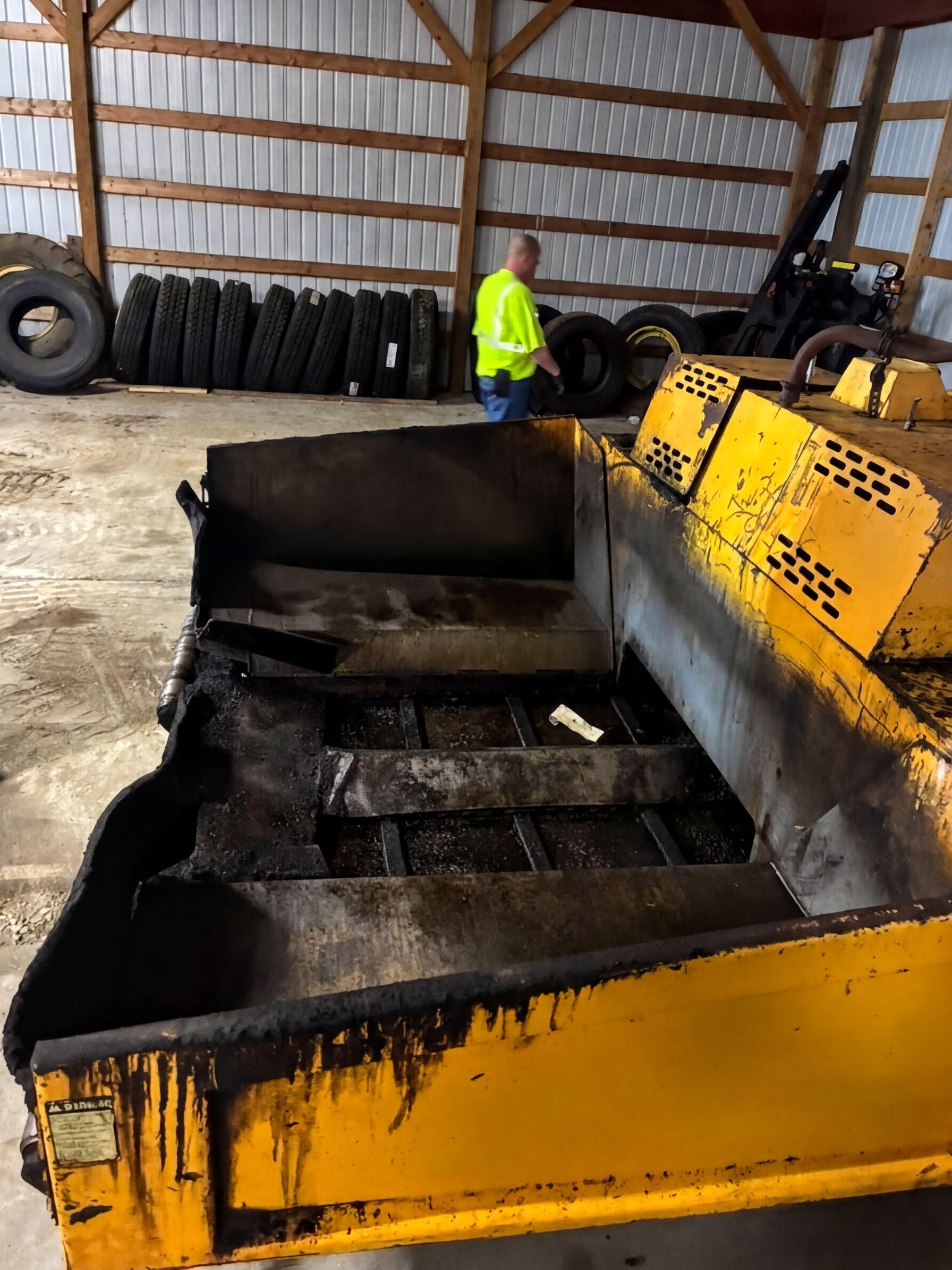 1988 Blaw-Knox PF-150 Asphalt Paver - image 3