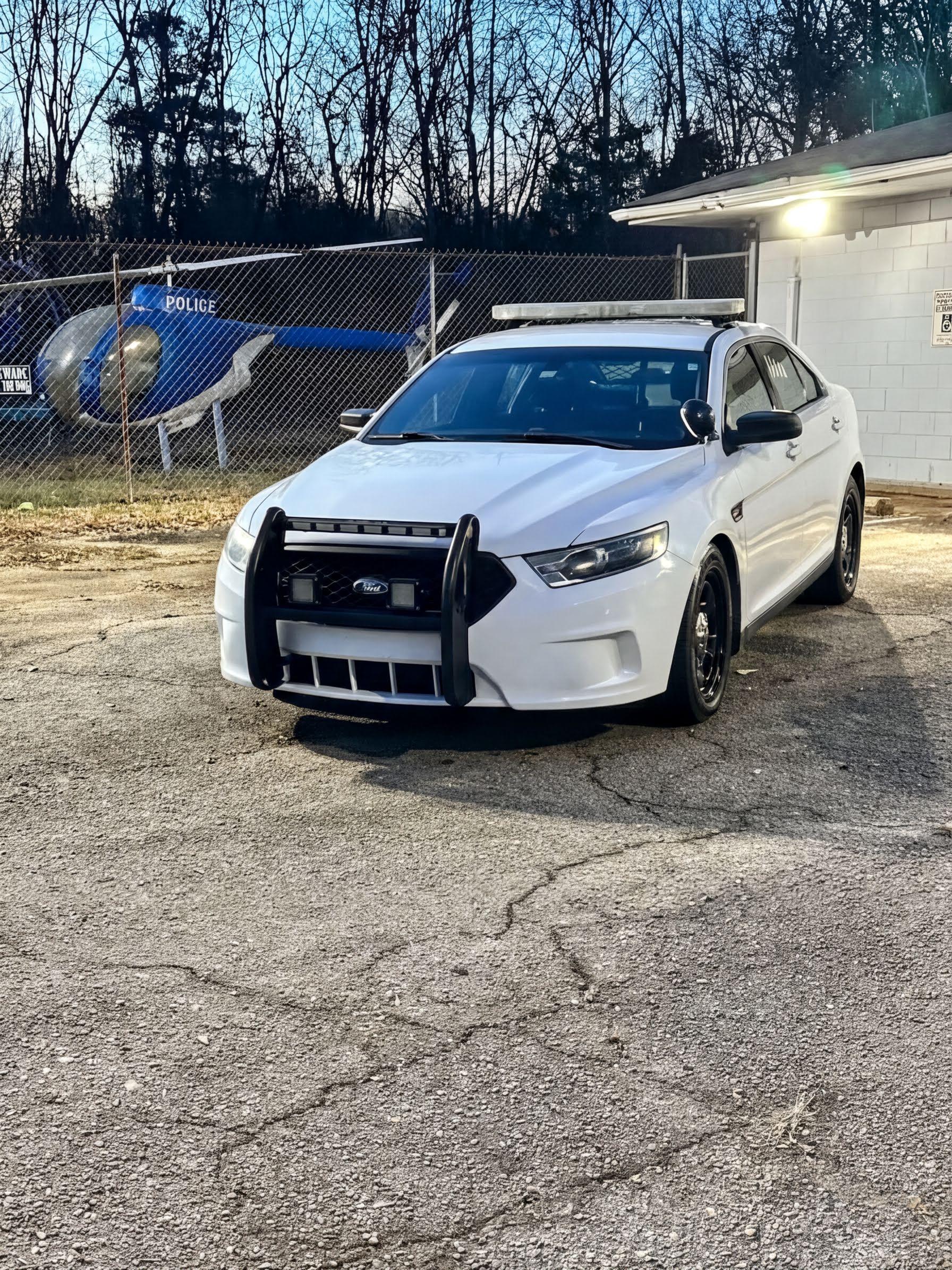 2017 Ford Taurus Police Interceptor - image 2
