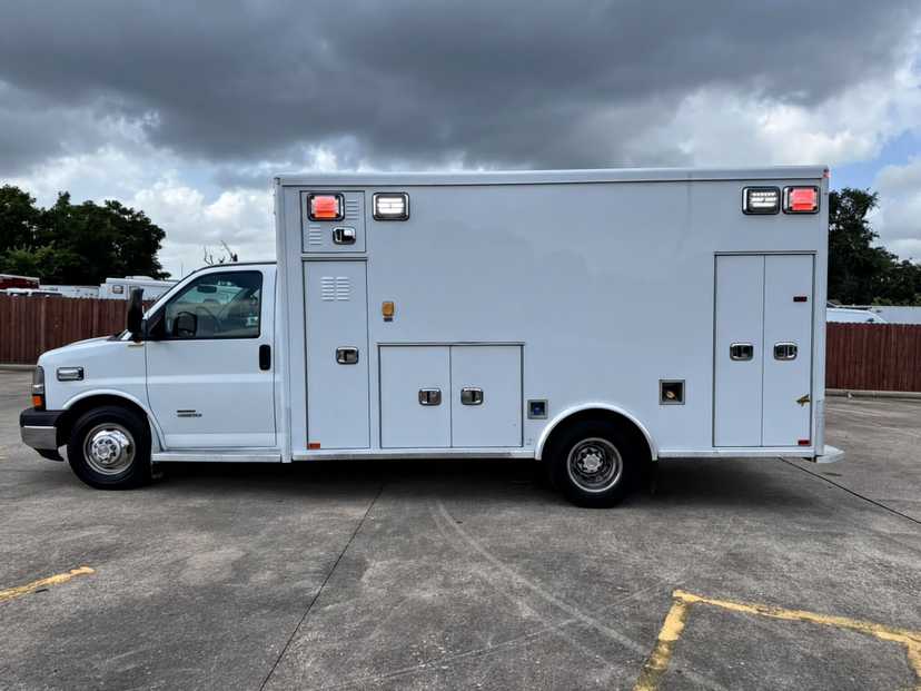 2015 AEV Chevrolet Type III Ambulance — photo 2
