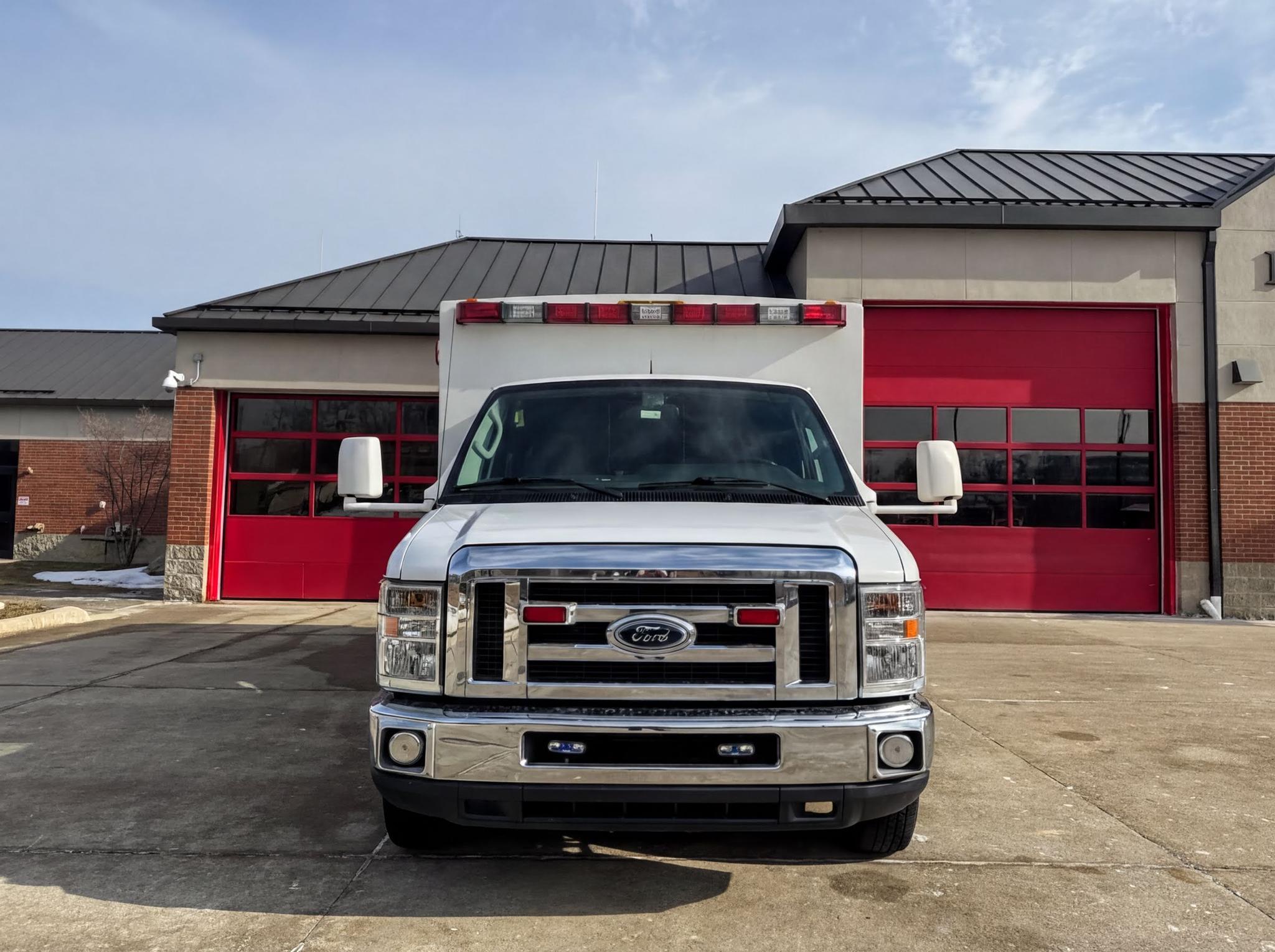 2009 Braun Ford Type III Ambulance - image 2