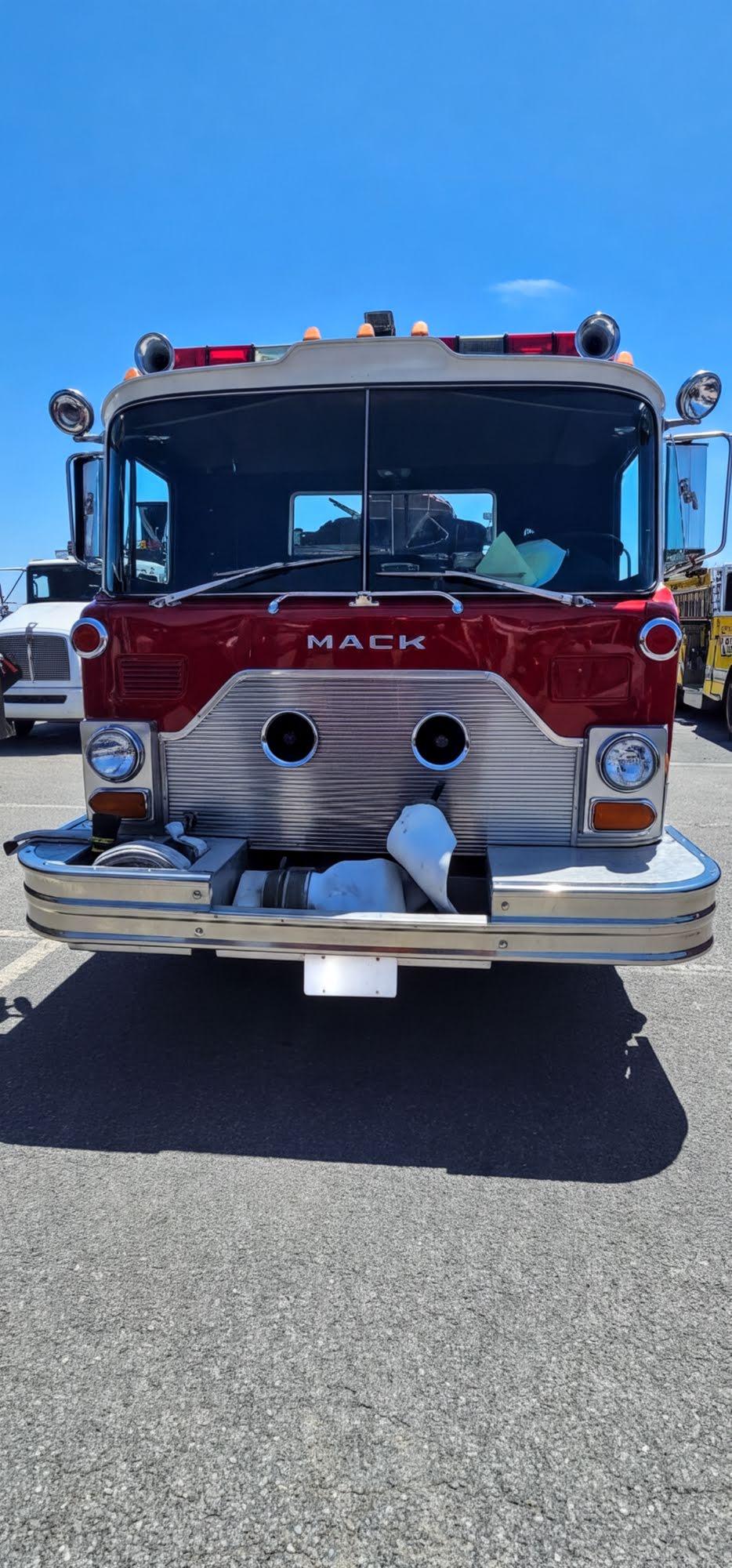 1988 Mack Pumper - image 3