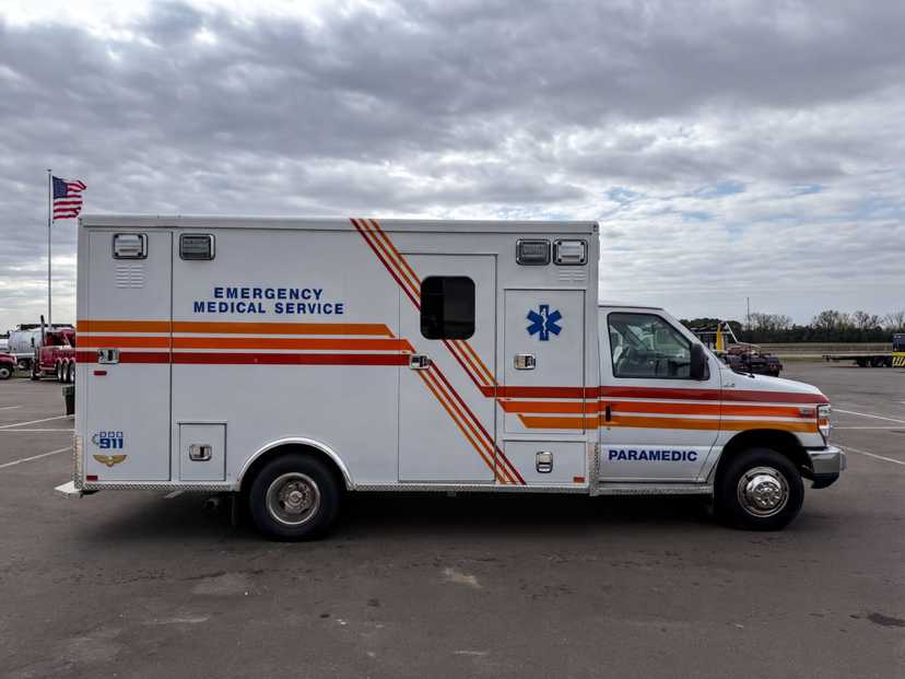 2023 AEV Ford Type III Ambulance — photo 3