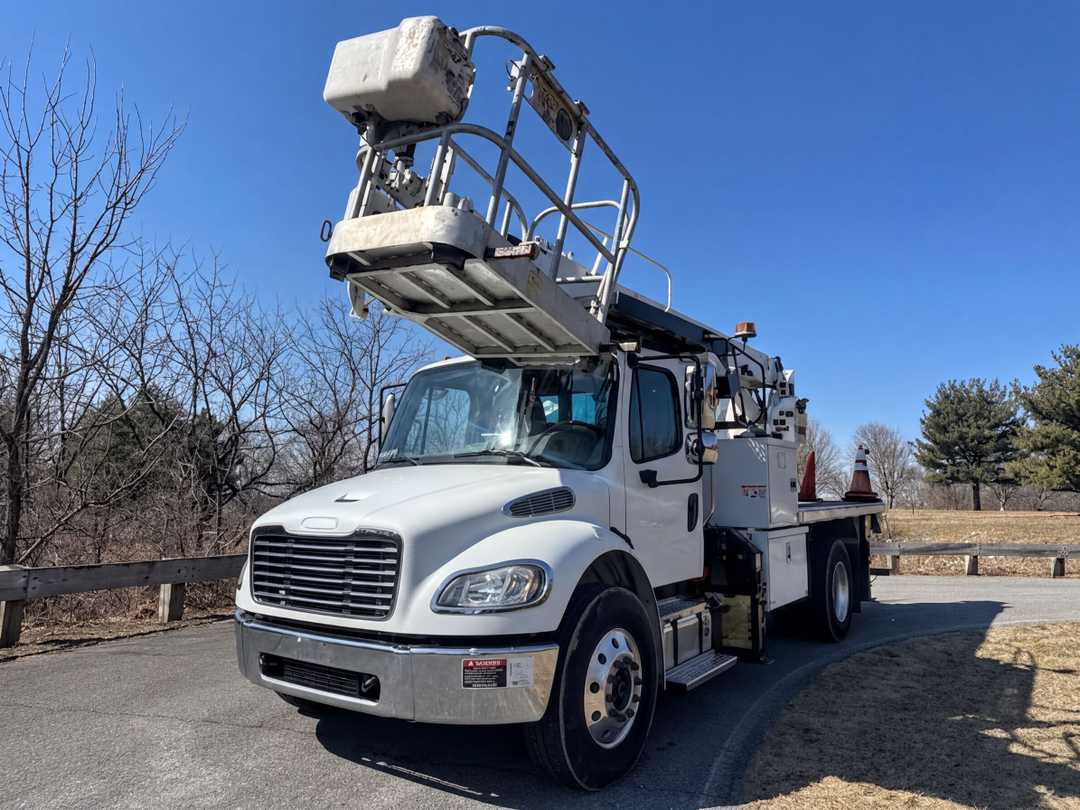2021 Freightliner M2 106 Bucket Truck w/ Altec LS60 Boom (65 ft)