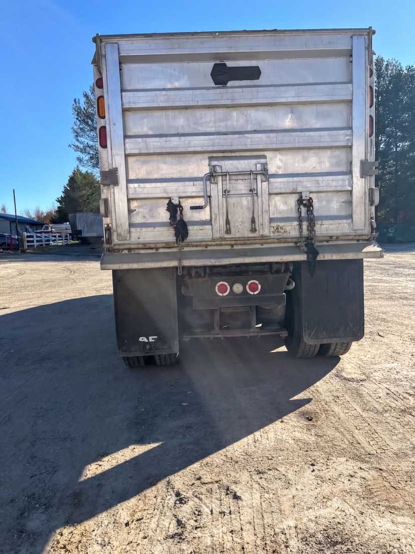 2013 Mack GU713 Dump Truck — photo 3