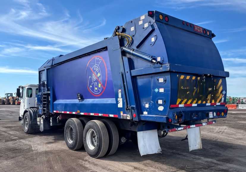 2019 Autocar Heil Automated Side Loader — photo 3