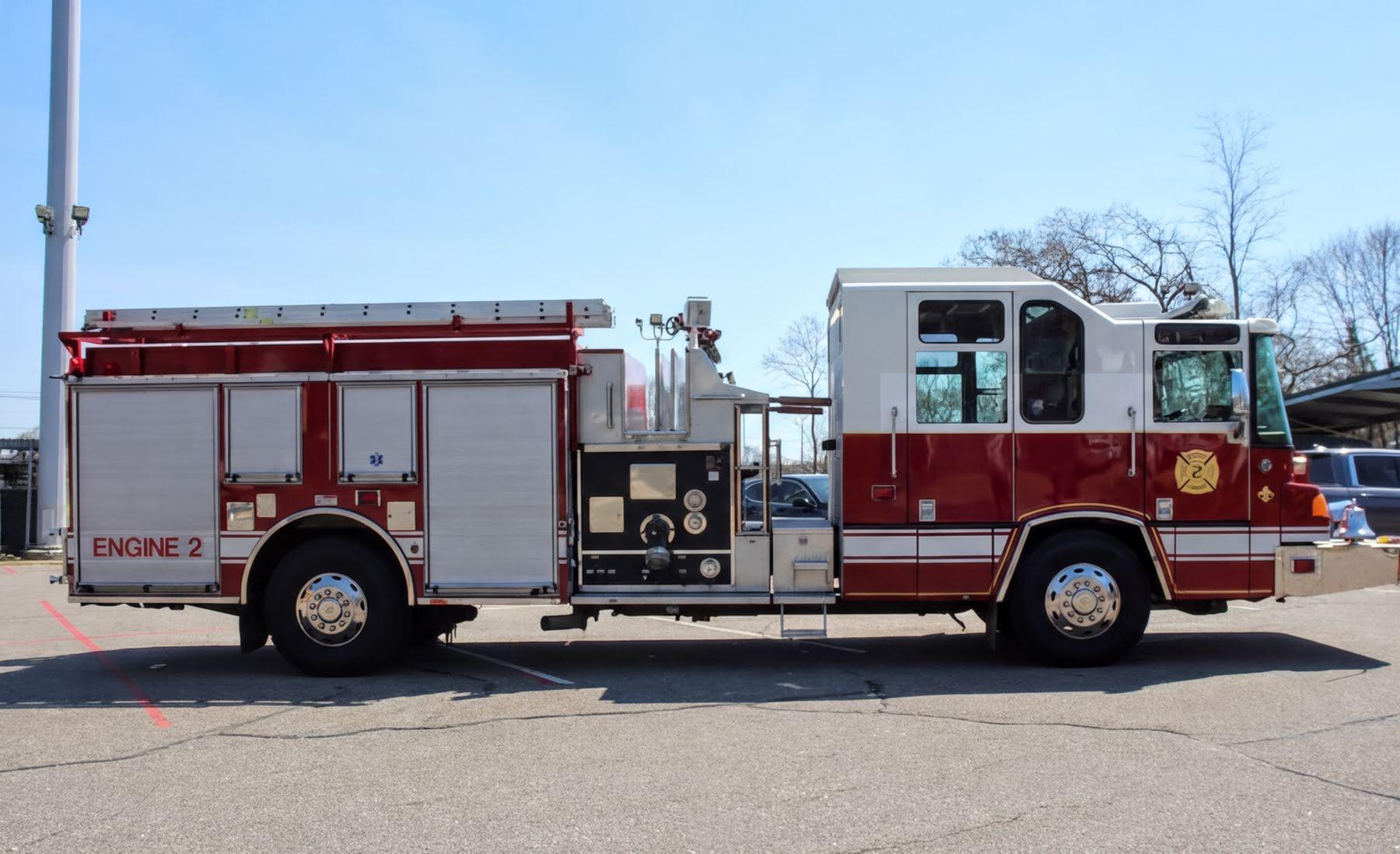 1998 Pierce Quantum Pumper - image 2