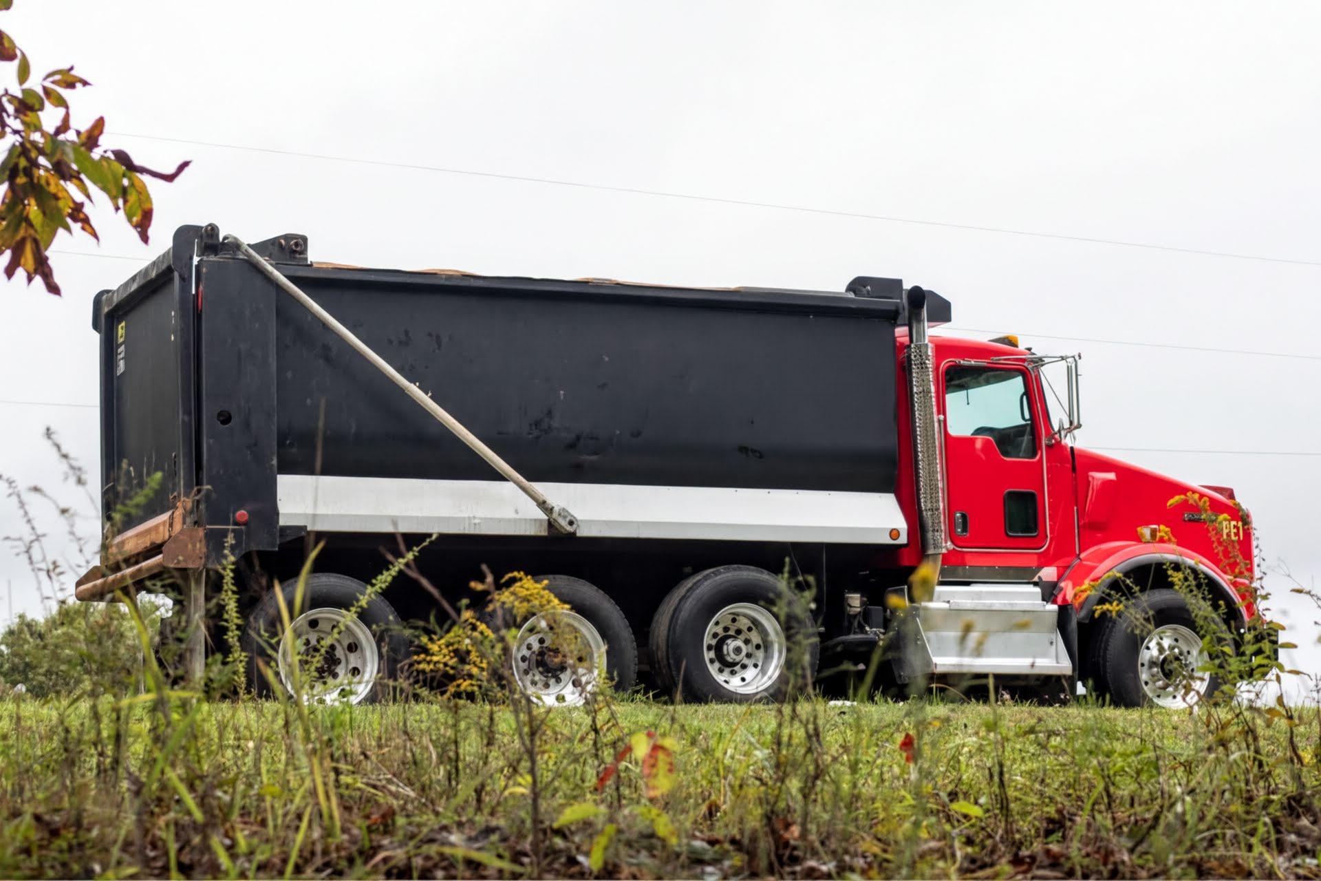 2014 Kenworth T880 Dump Truck - image 4