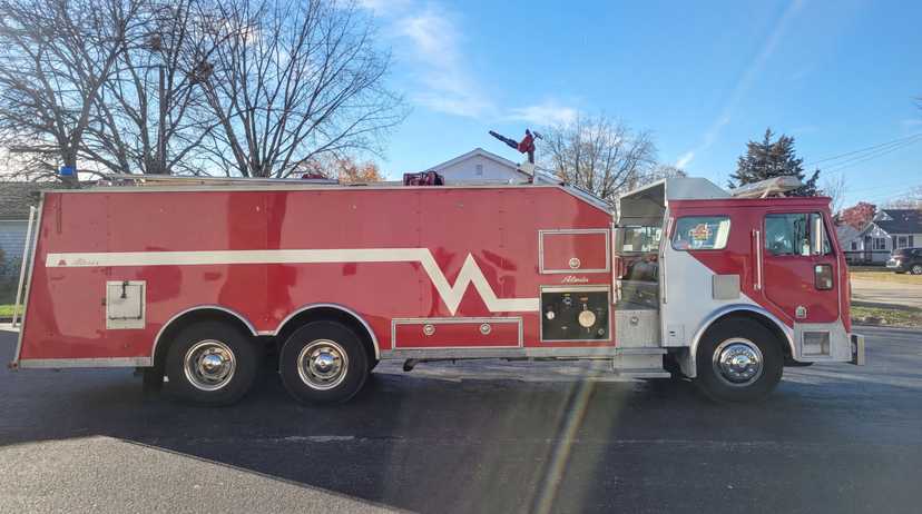 1988 Alexis Peterbilt Pumper Tanker — photo 5