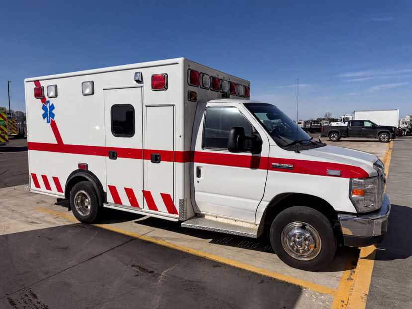 2022 Medix Ford Type III Ambulance — photo 5
