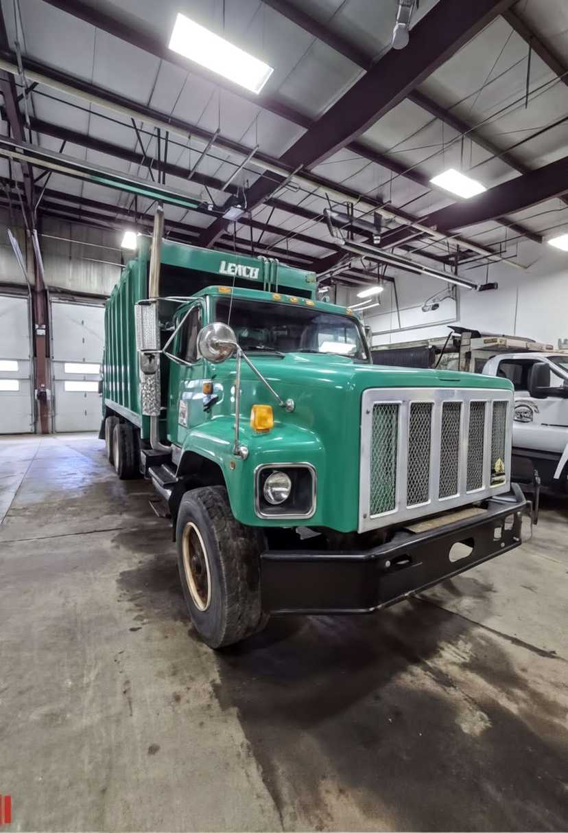 1998 International Leach Rear Loader