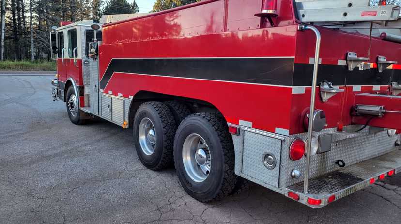 1990 Spartan Pumper Tanker — photo 5