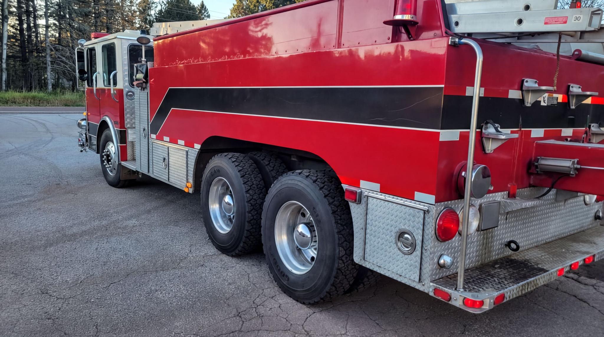1990 Spartan Pumper Tanker - image 5