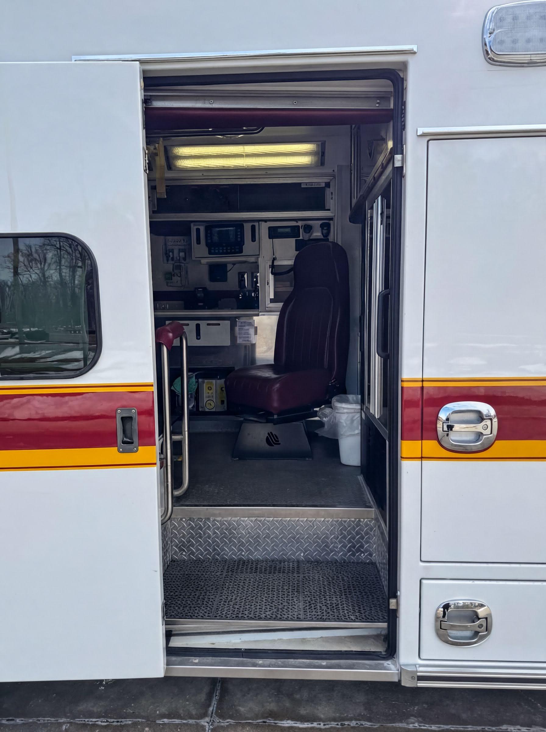 2009 Braun Ford Type III Ambulance - image 11