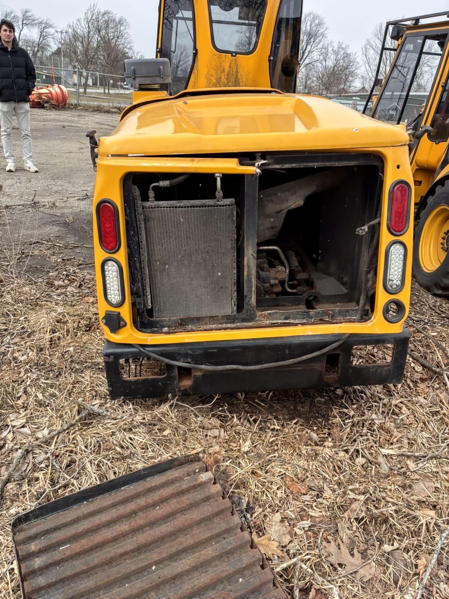 2013 MB MSV Tractor (for parts) - image 4