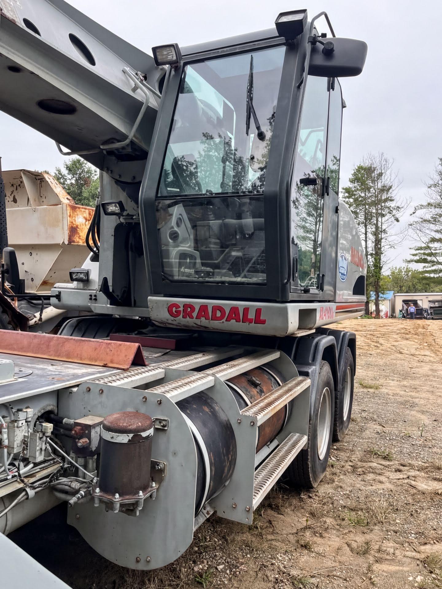 2005 Gradall XL 4100-2 Wheeled Excavator - image 4