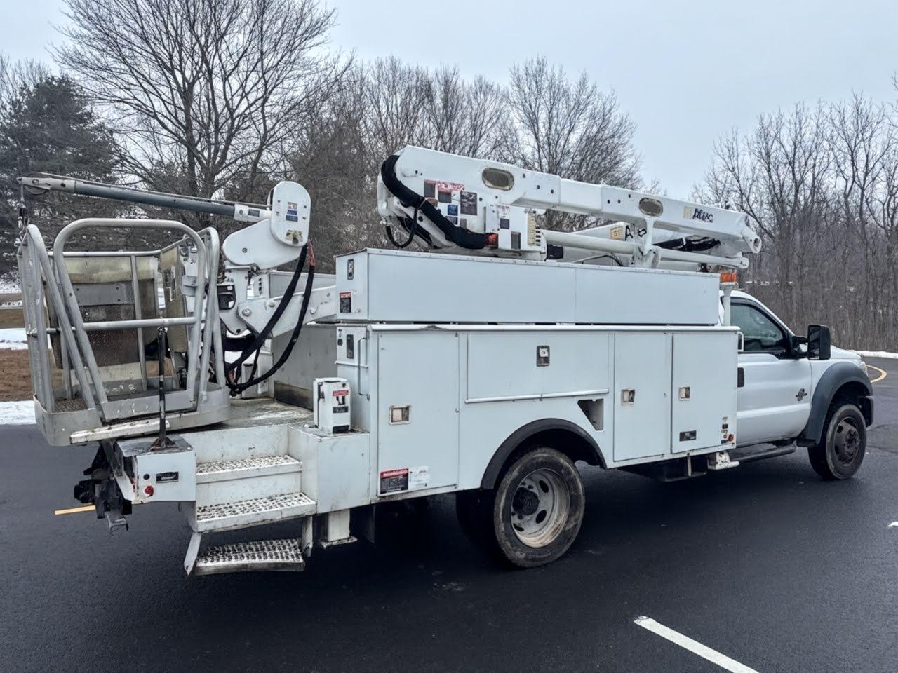 2016 Ford F550 Bucket Truck w/ Altec AT48S Boom (53 ft) - image 5