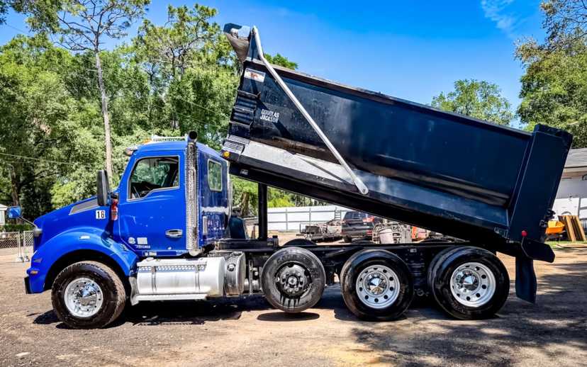 2016 Kenworth T880 Dump Truck — photo 3