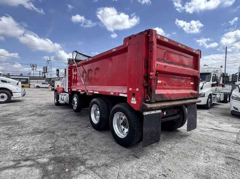 2015 Kenworth T800 Dump Truck — photo 3