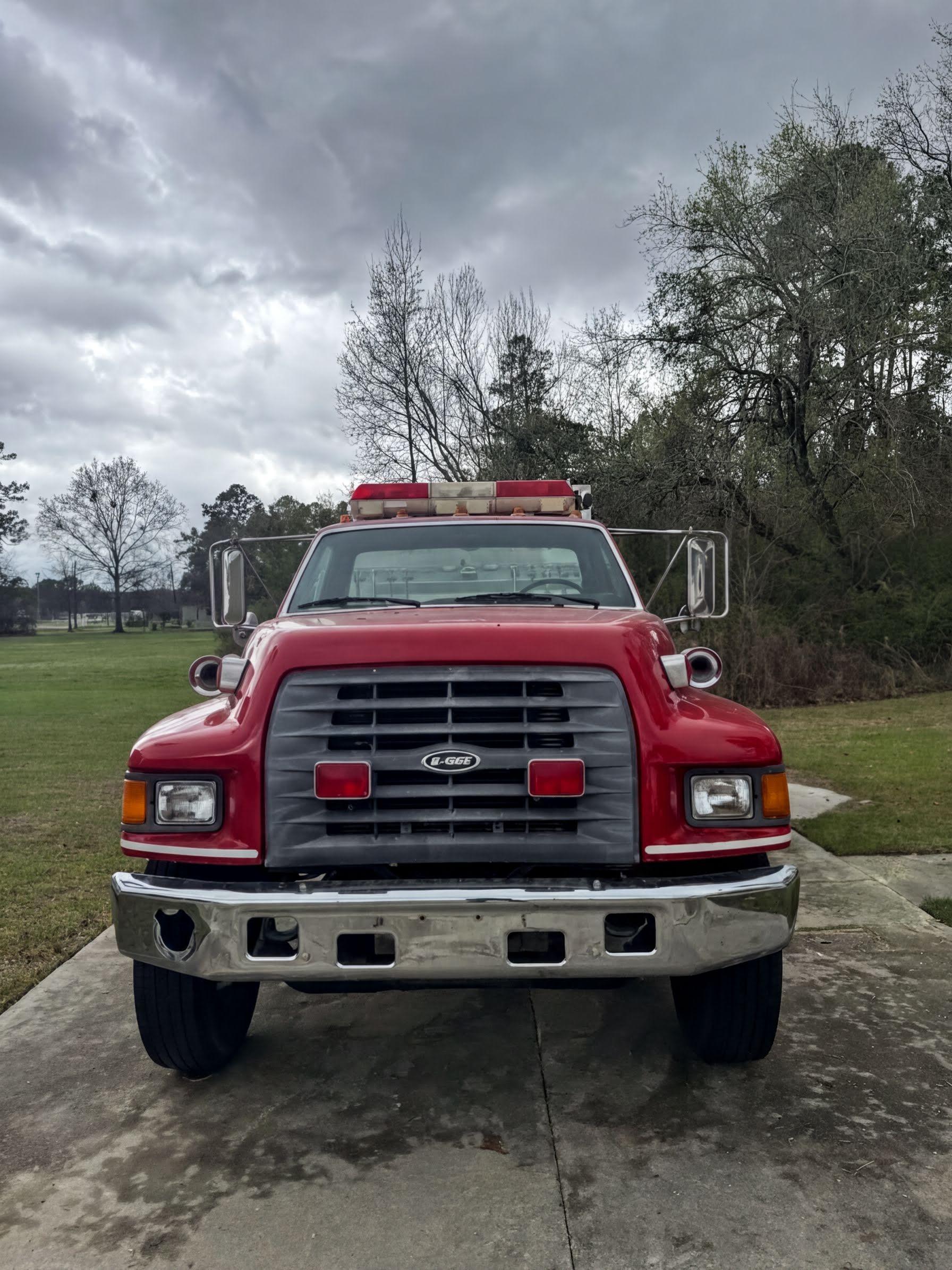 1997 E-One Ford Pumper - image 2
